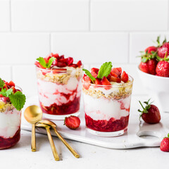 Yogurt with Strawberries and Muesli