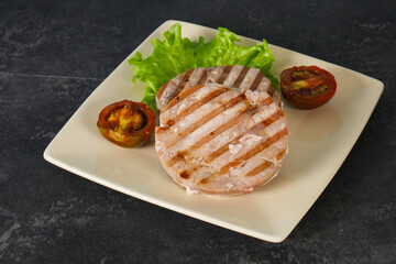 Grilled tuna steak with kumato