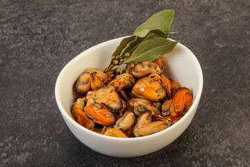 Pickled mussels in the bowl