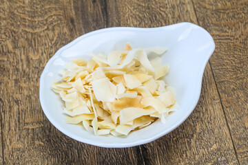 Coconut dry chips in the bowl