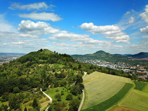Reutlingen, Deutschland: Luftaufnahme des Georgenberg im Sommer