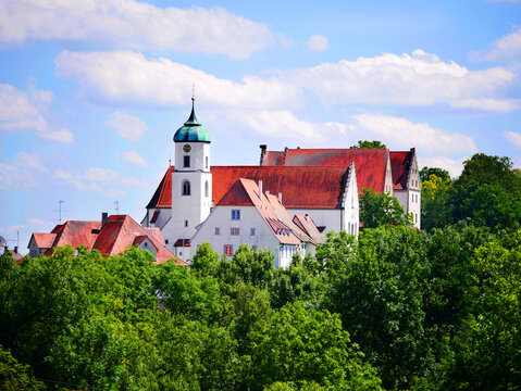 Scheer, Deutschland: Blick auf eine Kirche