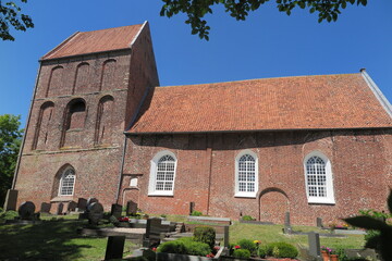 Fototapeta premium Dorfkirche von Suurhusen, Ostfriesland