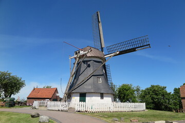 Fototapeta na wymiar Werdumer Mühle, Ostfriesland