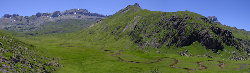 Meander in Aguastuertas, Selva de Oza, Huesca Pyrenees