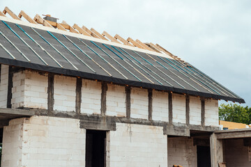 construction of the house roof structure