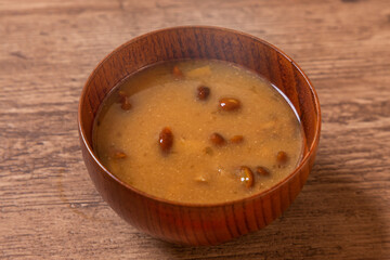 味噌汁　Typical Japanese miso (fermented soy) soup