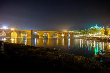 Diyarbakir city on gözlü bridge