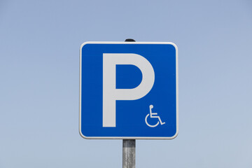 vertical parking sign for people with disabilities
