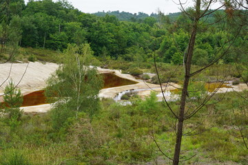 Le lac rouge de Guizengeard