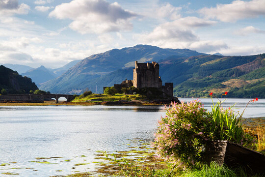 Eilean Donan Castle, Loch Duid, Highlands, Scotland, United Kingdom