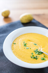 frische hausgemachte Kartoffelcremesuppe