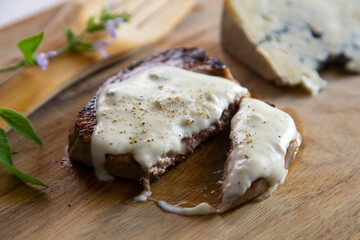 Premium beef sirloin with cheese cream