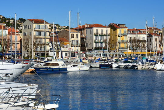 France, c&ocirc;te d'azur, Golfe Juan est une station baln&eacute;aire et un port de plaisance qui a su garder son cachet authentique.