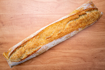 baguette de campagne sur la table