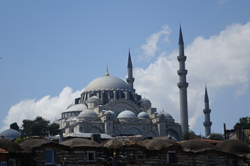 Fototapeta na wymiar TURKEY SULEYMANIYE MOSQUE FROM BELOW. ISTANBUL.