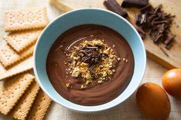 Home made chocolate cream with biscuits