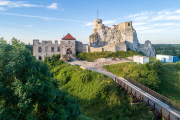 Fototapeta na wymiar Rabsztyn Castle in Poland