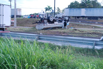 Acidente com caminhão na BR232 Pernambuco
