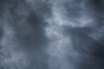 Obraz na płótnie Canvas dark clouds in the sky before the rain