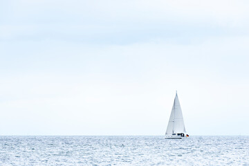 Segelboot auf der Ostsee vor Eckernförde
