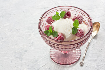 Vanilla raspberry ice cream