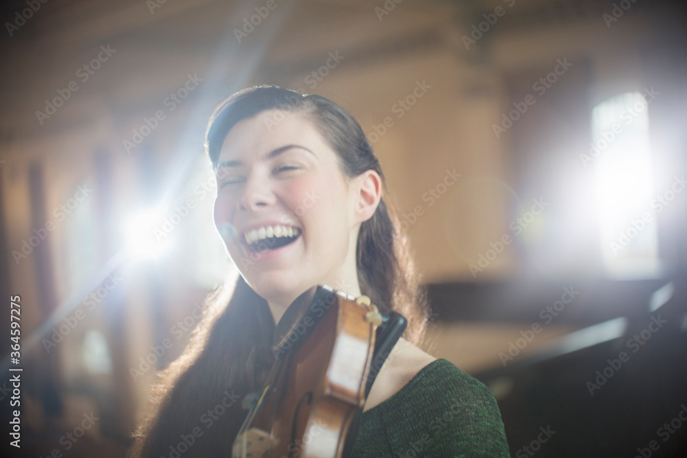 Sticker violinist laughing