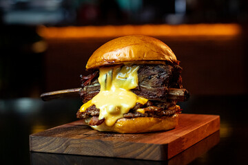 Hambúrguer gostoso texas beef rib