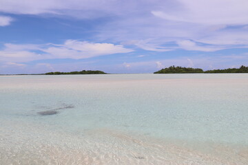 Obraz premium Plage de sable rose à Rangiroa, Polynésie française