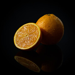 orange coup&eacute; en deux