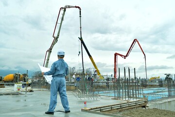 ビル建設の現場監督