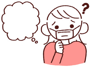 疑問に思うマスク姿の若い女性