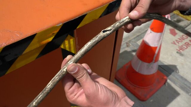Electrical hazard and faulty electrical equipment repair at the port of Cargo