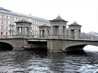 Fototapeta na wymiar old bridge over the river, Saint-Petersburg