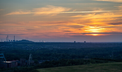 Fototapeta premium Sunset with a view from the Ruhr area