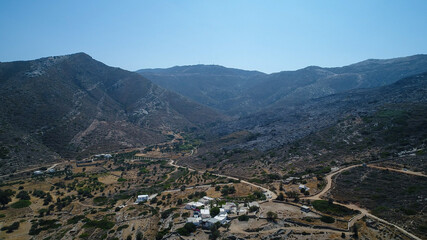 Fototapeta na wymiar Île d'Ios dans les Cyclades en Grèce vue du ciel