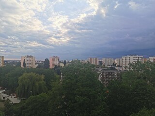 widok z okna, chmury, duże miasto © ukasz