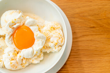  frozen eggs ice-cream