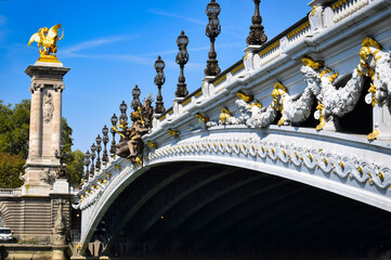 Puente de Alejandro III en Paris, Francia