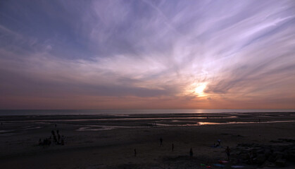 Coucher de soleil sur la Côte d'Opale, plage d'Hardelot en France