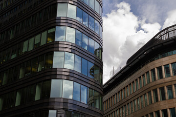 Fototapeta na wymiar modern office building with blue sky