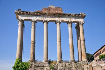 Fototapeta premium ローマの古い遺跡群 Old ruins in good weather in Rome