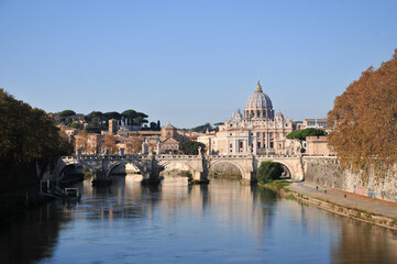 ローマの美しい景色　A very beautiful riverside view of Rome