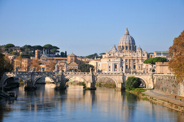 ローマの美しい景色　A very beautiful riverside view of Rome