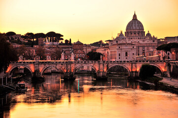 Fototapeta na wymiar ローマの絶景　A very beautiful riverside view of Rome