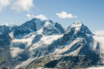 Obraz premium Piz Roseg, Val Roseg, Wanderweg, Gletscherwanderung, Gletscher, Piz Scerscen, Piz Bernina, Tschierva Gletscher, Engadin, Alpen, Graubünden, Sommer, Schweiz
