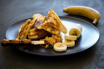 Grilled Peanut Butter and Banana Sandwich