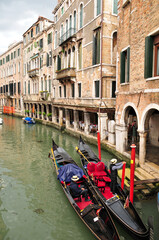 Fototapeta na wymiar ベネチアのゴンドラ　Chartered gondola popular in Venice