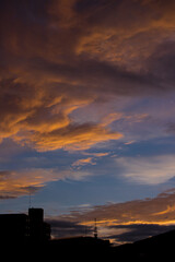 名古屋上空の綺麗な夏の夕焼けの風景