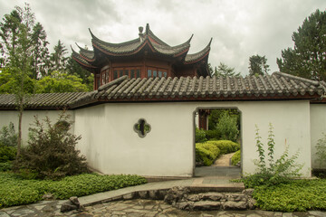 Fototapeta premium chinese pavilion in the park
